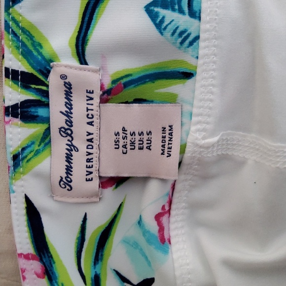 Tommy Bahama Floral Print Skorts with Green Visor Size S - Picture 13 of 13